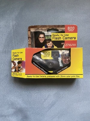 Single Use Vintage 35mm Camera w/Flash 800 Speed Film 27-exp - Expired 9/2006 - Image 1 of 3
