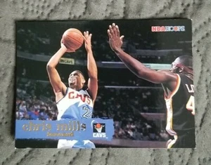 1995-96 Hoops Cleveland Cavaliers Basketball Card #28 Chris Mills - Picture 1 of 2