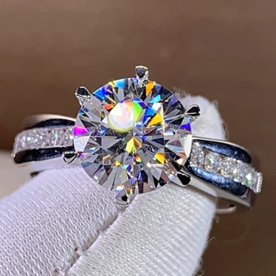 Anillo de compromiso solitario sólido moissanita redondo de 8 mm 1,75 quilates en platino Foto 1 de 4