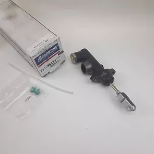 Brake Master Cylinder For Nissan Pickup 520 1965-1968 , 521 1969 1970 1971 1972 - Picture 1 of 4
