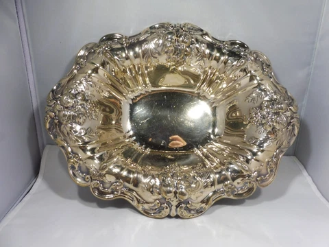 LARGE REED AND BARTON FRANCIS THE FIRST BOWL 19.4 TROY OUNCES Cover