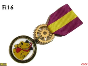Steampunk Medal pin drape badge brooch cartoon dog Muttley Wacky races #Fi16 - Picture 1 of 5