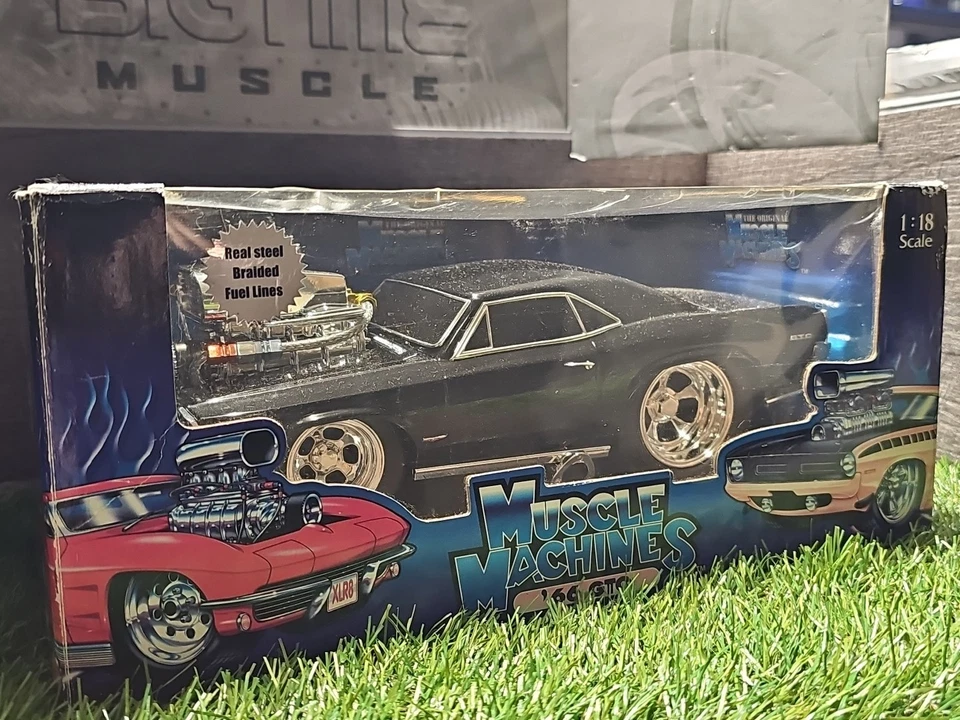 Vntg 2002 Muscle Machines 1966 Pontiac GTO 1:18 Scale Diecast Car - Image 1 of 4