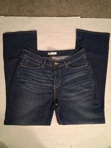 Women's Levi's Signature Totally Shaping Bootcut Jeans  Dark Wash Denim B16  - Picture 1 of 9