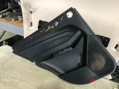 MERCEDES BENZ ML350 W166 13-15 OEM CUBIERTA PANEL PUERTA LADO CONDUCTOR TRASERO NEGRO Foto 1 de 4