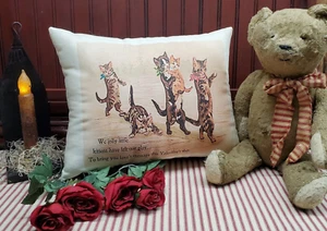 VINTAGE SHABBY PRIMITIVE VICTORIAN STYLE VALENTINE CATS GREETING POSTCARD PILLOW - Picture 1 of 11