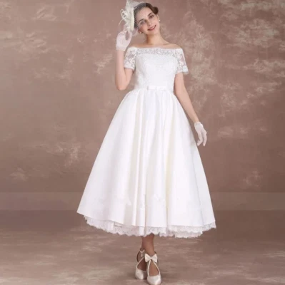 Vestidos de novia cortos boho línea A con apliques de encaje fuera del hombro Foto 1 de 4