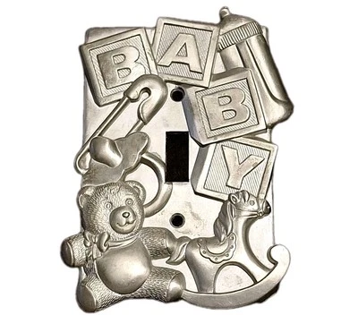 Pin de pañales ABC para bebés oso de peluche biberón luz plateada interruptor placa caballo  Foto 1 de 2