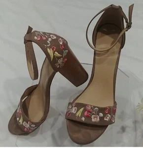 Charlotte Russe embroidered floral sandals heels 8 Tan Nude Faux Suede Kaitlyn - Picture 1 of 6
