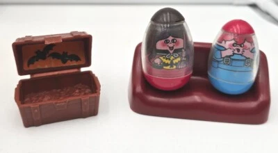 Figuras de colección Hasbro Weebles casa embrujada bruja y niño asustado con sofá y cofre Foto 1 de 4