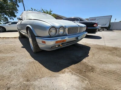 1995 1996 年 JAGUAR XJ6 VANDEN PLAS FRONT BUMPER — 第 1/2 张图片