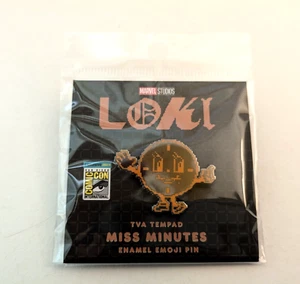 Marvel 100 % weich SDCC 2024, Loki MwSt. Tempad Miss Minuten Emaille Emoji Pin - Bild 1 von 2
