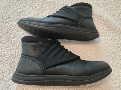 Mujer Talla 8 Clarks Cloud Steppers Botines Cremallera Negro ¡Buen estado! Foto 1 de 4