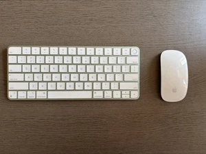 Klawiatura Apple Magic (A2449) z Touch ID i myszką Magic (A1657) - zielona - Zdjęcie 1 z 5