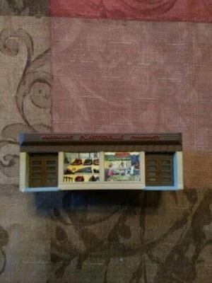 ho scale plasticville hardware store custom painted and weathered - Image 1 of 4