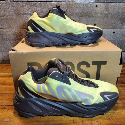 Taglia 9 5 Adidas Yeezy Boost 700 V1 giallo nuovo di zecca