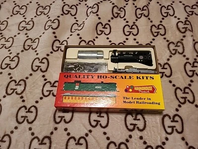 HO Scale Roundhouse Weyerhaeuser Timber Co. 0-6-0 Saddle Tank Switcher - Image 1 of 4