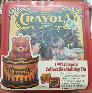 Crayola Natalizia Latta 64 Pastelli Più Ornamento 1° Edizione 1992 Vintage SIGILLATO - Foto 1 di 3