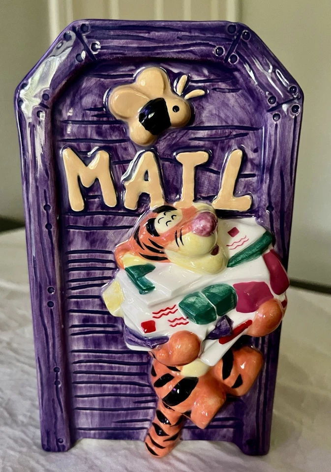 Jarrón/plantador de cerámica FTD Inc. de colección Disney Winnie Pooh Piglet Tigger Foto 1 de 4