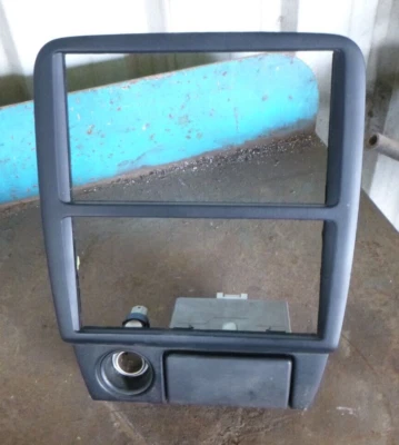 Radio envolvente y cenicero Toyota Camry serie 20 97-02 Foto 1 de 3