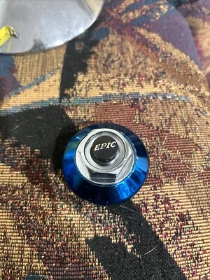 Tapa central de rueda Epic Custom 991-0501B 10817 UNA USADA Foto 1 de 4