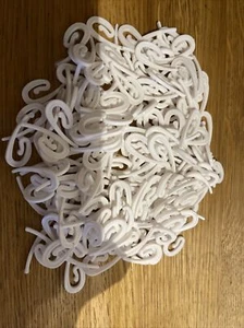 DECORAIL GANCI PER TENDE BIANCO PLASTICA NYLON NASTRO ALIANTI CONFEZIONE DA 200 - Foto 1 di 4