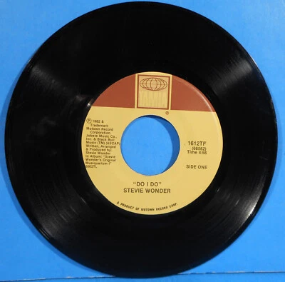 STEVIE WONDER DO I DO ~ ROCKET LOVE VINYL 7" 45 RPM 1982 NICE CONDITION! VG!!A - Image 1 of 2