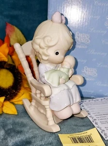 Neu Precious Moments Figur Love Never Leaves A Mother's Arms #523941 Enesco - Bild 1 von 12