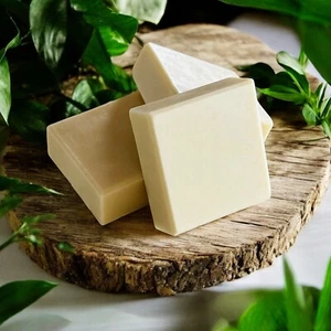 Sandalwood Amber Soap - Bar Soap for Men & Women - Handmade Exfoliating Soap - Picture 1 of 4