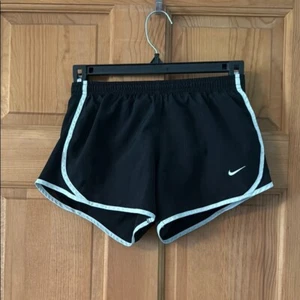 Nike Teen Girl Size Medium 10-12 Black Running Athletic Shorts - Picture 1 of 10