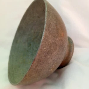 Antiguo cuenco pieza única metal color plata famoso sonido de timbre cuando se golpea - Imagen 1 de 20
