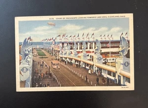 Postal de la Corte de Presidentes mirando hacia el lago Erie, Cleveland Ohio - Imagen 1 de 2