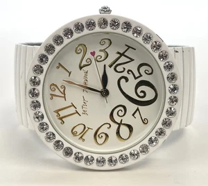 Reloj Pulsera Diseñador Betsey Johnson Acero Inoxidable Blanco Esfera Redonda Analógico 91.8g - Imagen 1 de 5