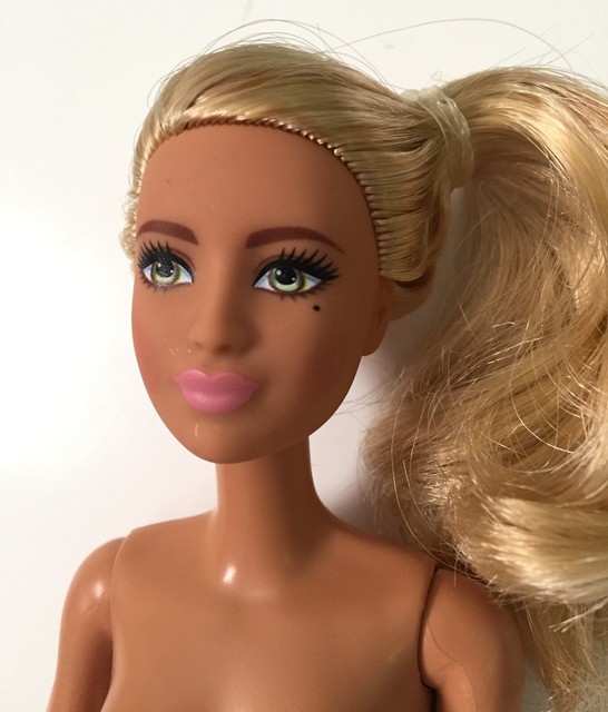 Preços baixos em Bonecas Barbie Career Barbie e Boneca Playsets Special  Edition 2015 Ano Fabricado vintageless