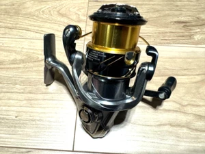 Shimano 16 Vanquish 2500HGS Fishing Spinning Reel - Picture 1 of 6
