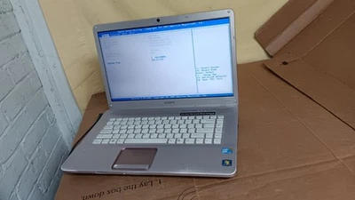 Portátil Sony Vaio VGN-NW240F Intel C2D @ 2,2 GHz 15,5" Pantalla LCD Modelo PCG-7481L Foto 1 de 4