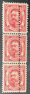 Luxembourg 1906 strip of 3 10 cent red stamps with major perf flaw - Picture 1 of 2