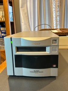 Nikon Super Coolscan 8000 ED Dedicated Film Scanner with 35mm &120 Film Holders - Picture 1 of 12