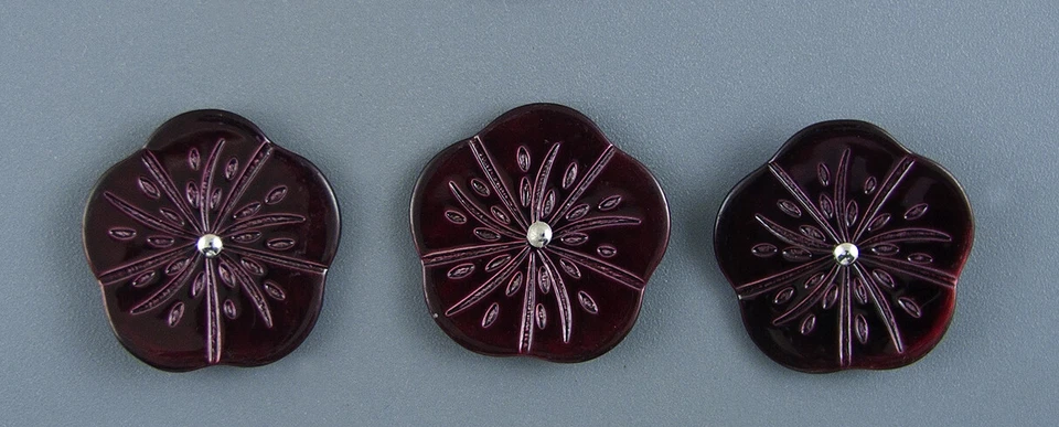 FLOWER SHAPED SHELL BUTTON - SET OF 3 - Image 1 of 3