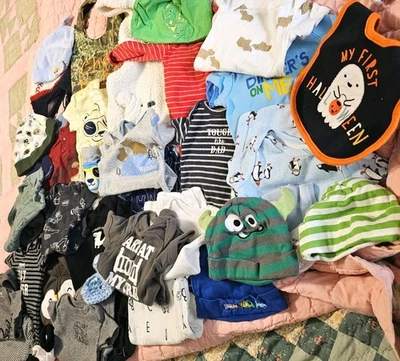 Paquete de ropa para bebé niño recién nacido 38 piezas sombreros chaquetas calcetines onsies baberos pantalones Foto 1 de 4
