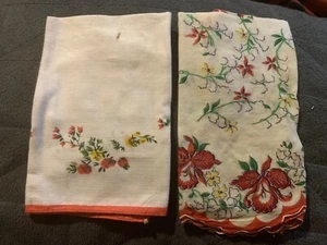 Due fazzoletti vintage in cotone stampato - Foto 1 di 2