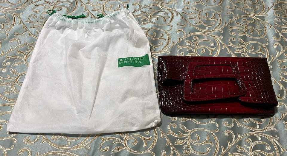 Bolso de Mano United Colors of Benetton Rojo Imitación Cocodrilo Cuero PVC Repujado Nuevo sin Etiquetas Foto 1 de 4