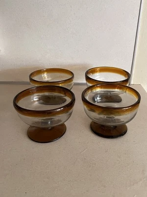 Vasos 4 vajilla desierto, hechos a mano soplados transparentes con borde/pie ámbar México Foto 1 de 4