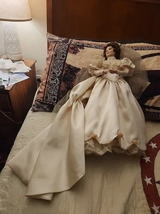 1994 ASHTON-DRAKE GALLERIES ELIZABETH'S 1900's WEDDING DRESS DOLL FROM THIS DAY - Picture 1 of 13