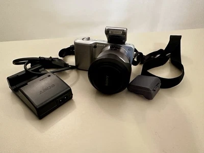 Sony alpha Nex-3, con 18-55, flash, batteria/charger - Immagine 1 di 4
