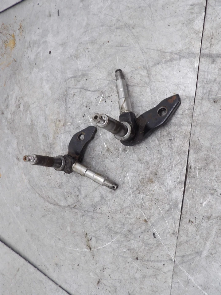 Arctic Cat 50 90 2006 2008-2022 4 tiempos nudillo de dirección izquierdo derecho 3303-178 Foto 1 de 4