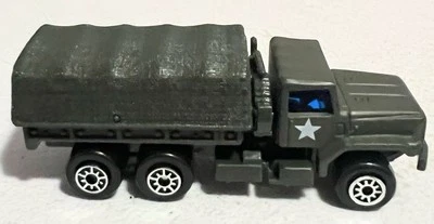 "Camión fundido a presión militar cubierto M-923 A1 6x6 Maisto verde militar juguete de 3""" Foto 1 de 4