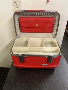 Vintage American Tourister Tiara Red Makeup Luggage Train Case w/ Tray - Picture 1 of 21