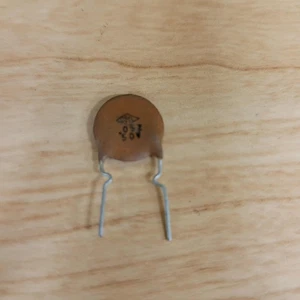 Vintage CRL 0.05μF 50V Condensatore Disco Ceramico NOS Made USA Tube Amp Chitarra ic1 - Foto 1 di 1