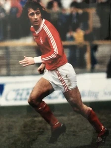 TREVOR FRANCIS - NOTTINGHAM FOREST LEGEND - EXCELLENT UNSIGNED PHOTOGRAPH - Picture 1 of 1
